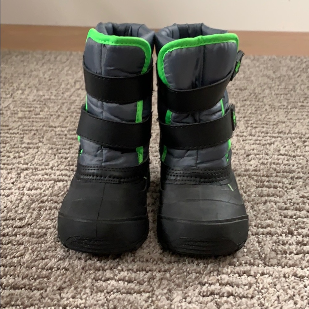 Boys winter boots (size 8 toddler)
